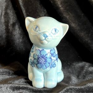 Guldkroken Sweden cat.  Blue with flowers.  Vintage